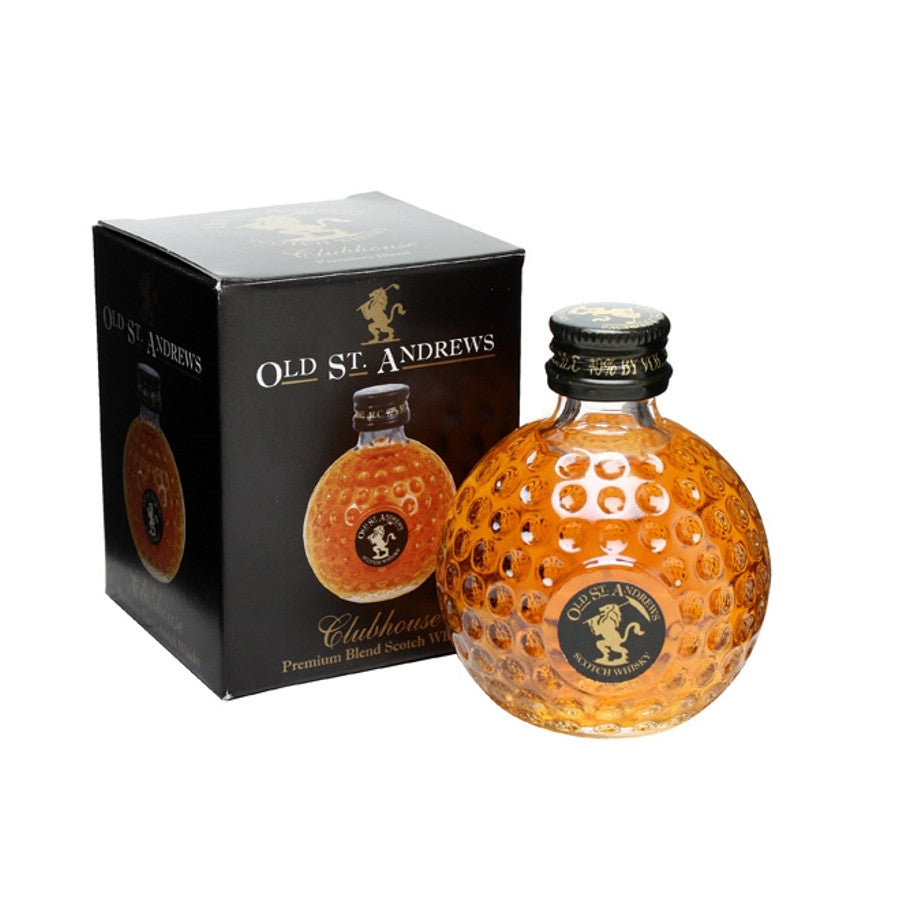 Bottiglietta a forma di pallina da golf con dentro Whiskey